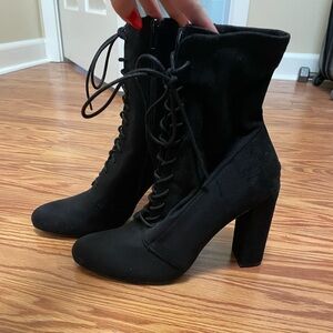 Steve Madden Black Lace-Up Women's Booties 8.5